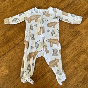 ✨Carter’s✨ sleep n play